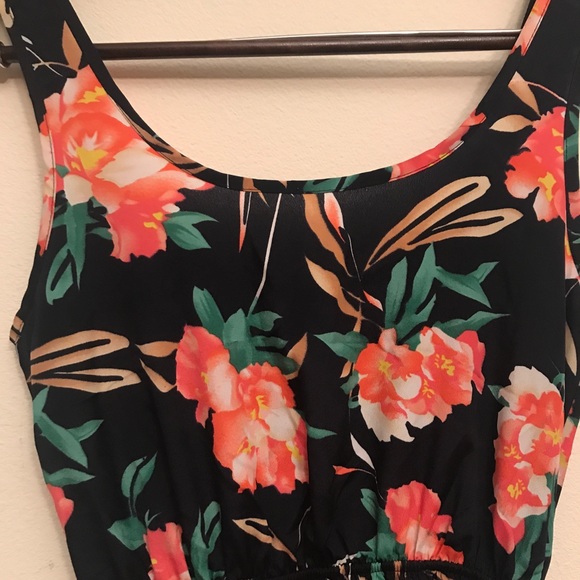 Francesca’s Floral Dress - Picture 2 of 3